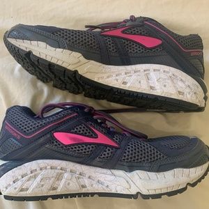 BROOKS sneakers women’s 7.5
